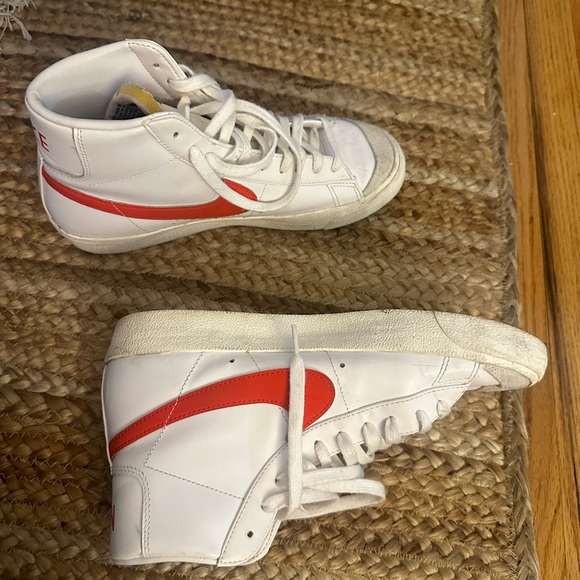 Nike Sz 9/10.5 Blazers Mid '77 White Habanero Red Sail Sneakers CZ1055 101 - Picture 6 of 10
